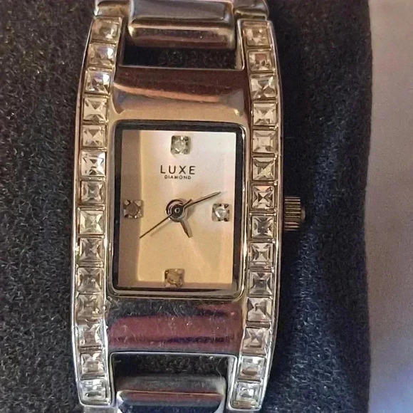 Luxe Diamond Watch EUC New Battery - Picture 1 of 6